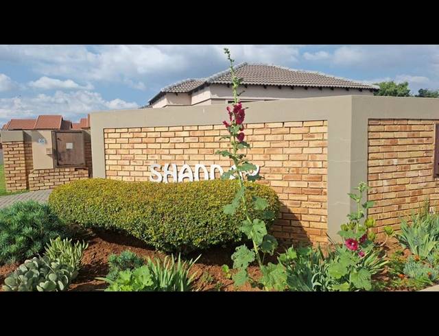 2 BEDROOM TOWNHOUSE FOR SALE IN RANDFONTEIN